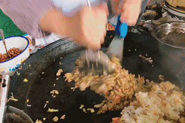 滋味丰富、配料繁多的贵州糯米饭这么好吃，不来尝尝吗？