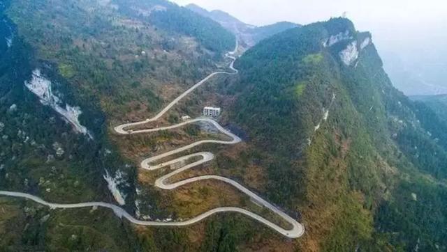 为什么老司机爱死贵州了？这10条仙境公路，藏着世界级风景