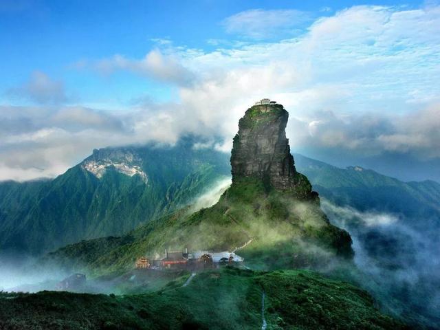 贵州铜仁梵净山最全深度旅游攻略，包括衣食住行