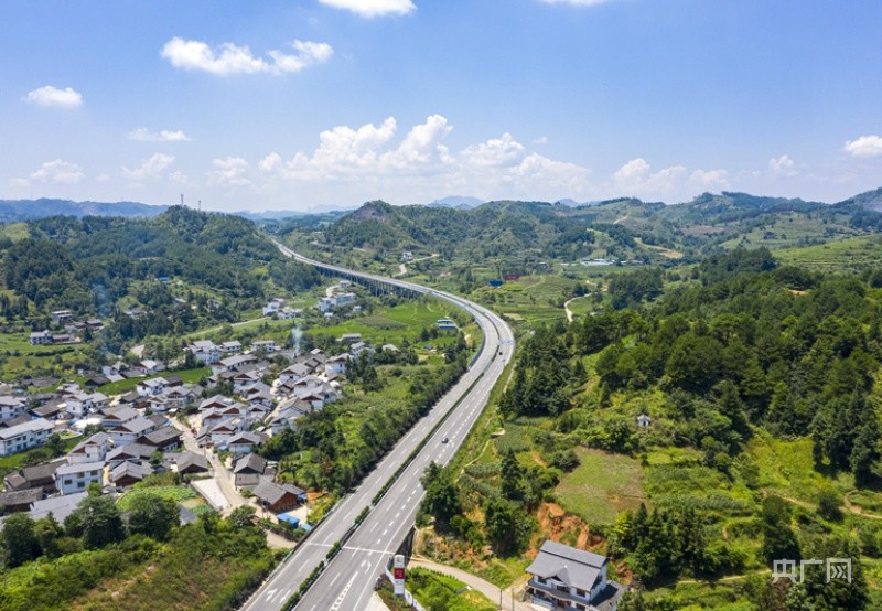 关于贵州旅游详细公共交通路线的信息