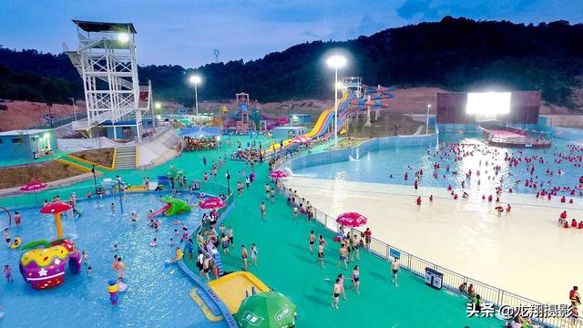 贵州关岭九仙旅游区九仙水世界将成为广大游客的玩水避暑好去处。