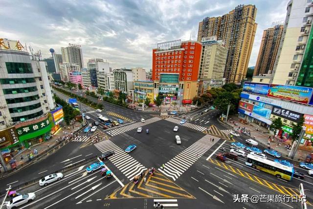 贵州有个县级市，与云南交界，名气不大小众景点却非常多
